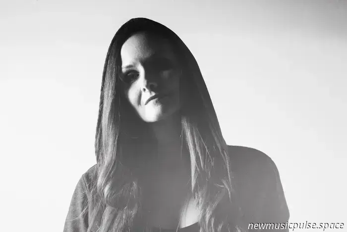 „Es ist nicht meins, das ich mit mir herumtrage“: Ein Essay von Buick Audra von Friendship Commanders - Atwood Magazine