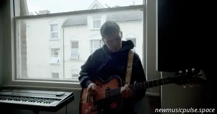 Saint Jude condivide il nuovo singolo 'Hold Tight London'