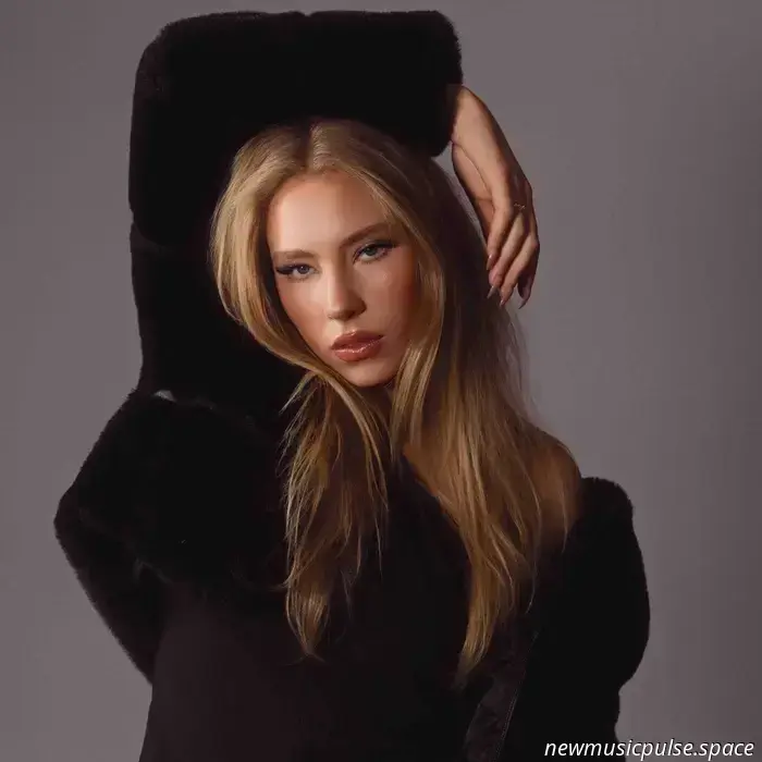 Hannah Felisa, Nativa de Boston en Ascenso, lanza 'Fall Out'