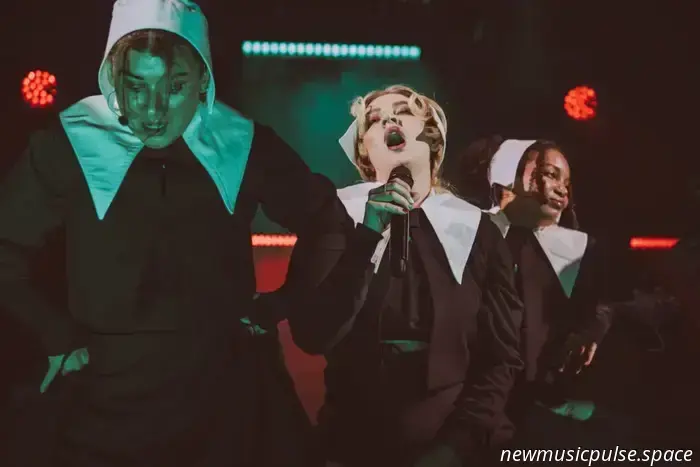 Выступление Self Esteem в Manchester Academy — радостное торжество