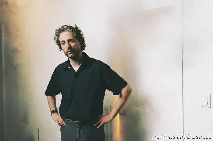 Oneohtrix Point Never kündigt neues Album „Tranquilizer“ an.