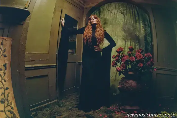 «Straordinario e normale»: Florence + The Machine sradica la magia, creando «Everybody Scream» - Atwood Magazine