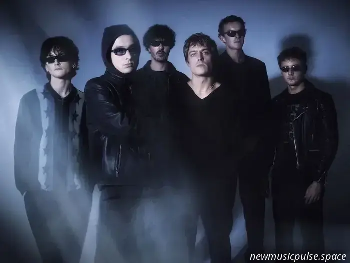 DEADLETTER aumenta l'intensità con 'It Comes Creeping'