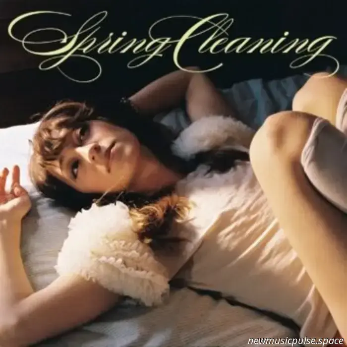 "Brutal, Beautiful, &amp; Reborn": Love, Alexa presenta il suo emozionante EP "Spring Cleaning" - Atwood Magazine