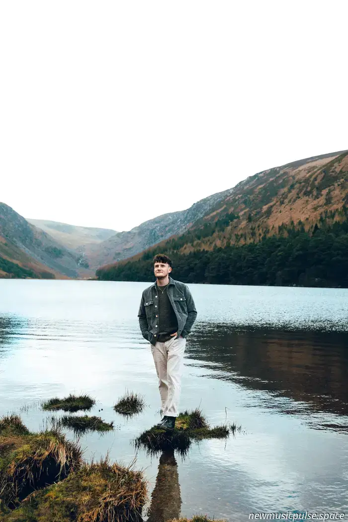 Odhran Murphy Reveals His True Self on His First EP ‘Stuck in the Middle,’ a Folk Rock Revival - Atwood Magazine