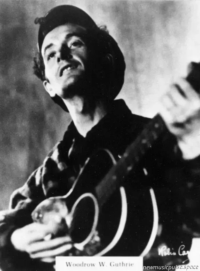 «Esta tierra es tu tierra»: El legado inconcluso de Woody Guthrie, desde la Gran Depresión hasta la América de Trump - Atwood Magazine