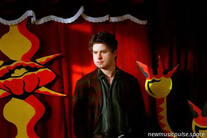 Jerkcurb: «Чтобы осознать, насколько большая часть жизни состоит из отвлечений, требуется катаклизм.»