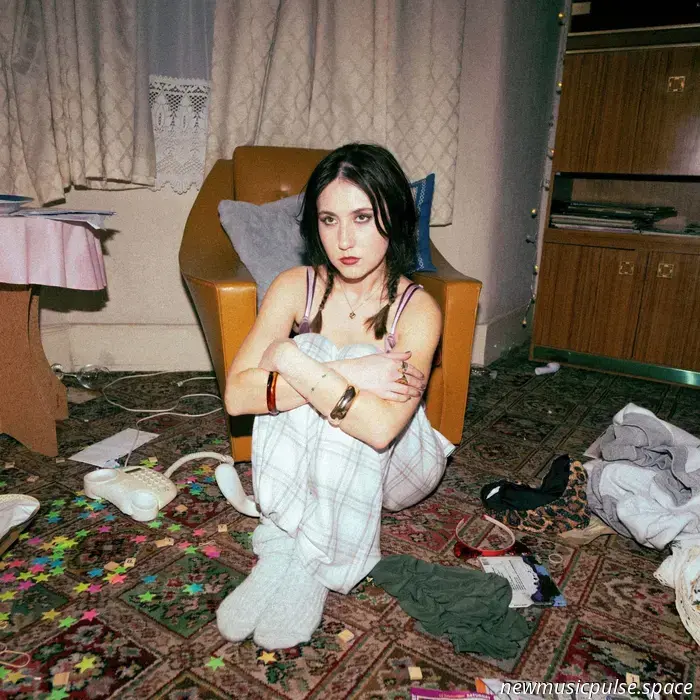 Hannah Graes „bitch“ ist ein rebellischer Alt-Pop-Kracher