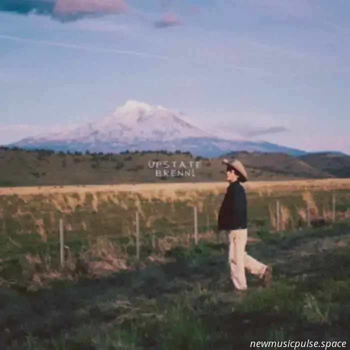 Straßen, Träumereien und Abrechnung: Der aufstrebende Folk‑Pop‑Künstler Brenn! entfaltet den emotionalen Bogen seiner EP ‚Upstate‘ – Atwood Magazine