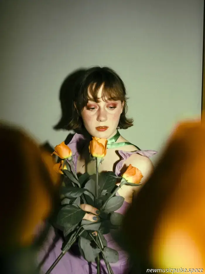 Premiere: Kindelan setzt sich mit verlorener Liebe und anhaltender Reue in ihrem soul-erwärmenden „Wish I Wrote a Love Song“ auseinander – Atwood Magazine
