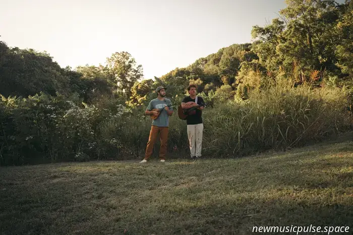 Buffalo Traffic Jams „Take Me Home“ ist der Soundtrack für die chaotische Mitte des Lebens - Atwood Magazine