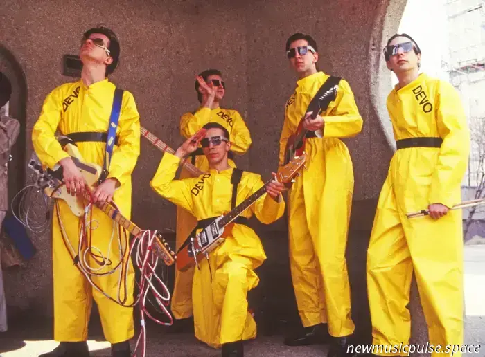 Sonido y Visión: DEVO entrevistado