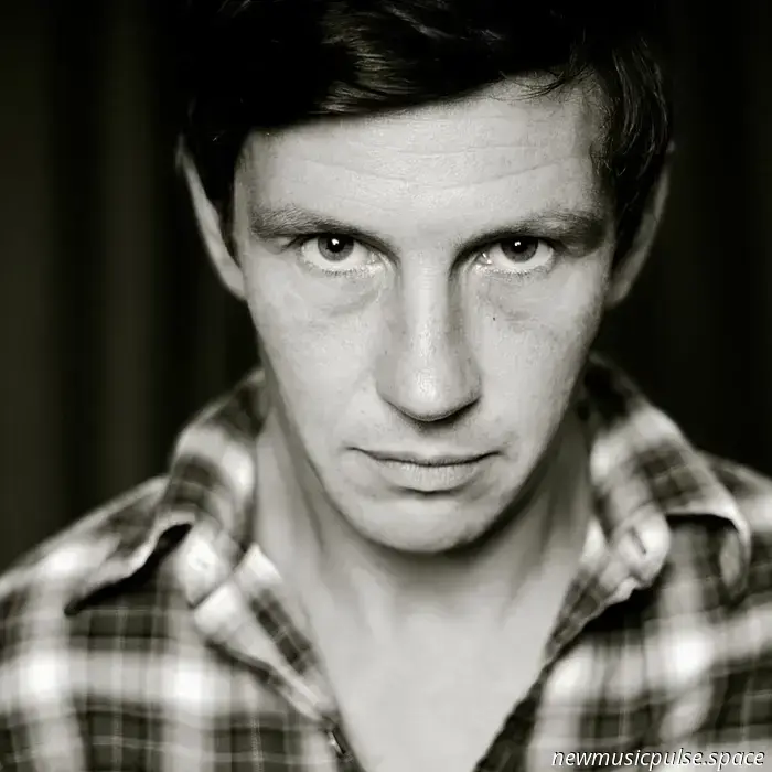 Tim Brownlow anuncia nuevo sencillo "Better Days"