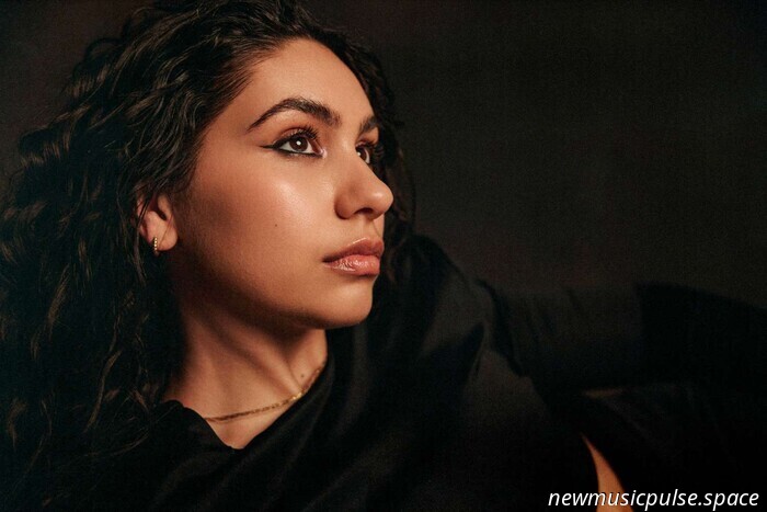 Intervista: Alessia Cara su "Love &amp; Hyperbole", i grandi sentimenti e la scelta della gioia - Atwood Magazine