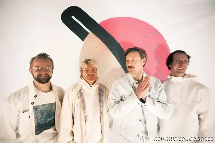 Django Django teilen „Temple Dogs“