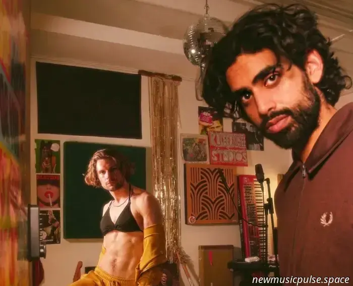 Rave-Helden aus Glasgow Kuleeangee veröffentlichen „You're Fine, You're High“