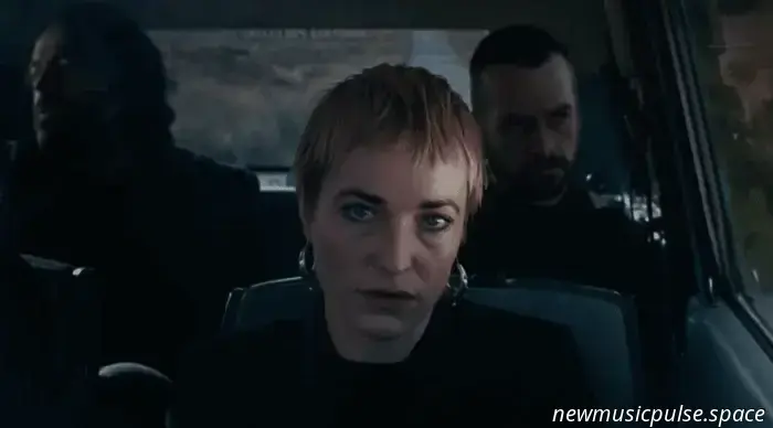 Lankum представили завораживающую версию песни The Specials «Ghost Town»