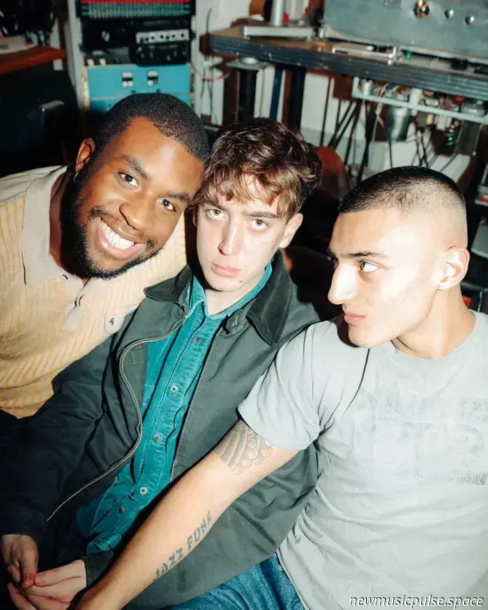 Knats bestätigen das von Geordie Greep produzierte Album „A Great Day In Newcastle“