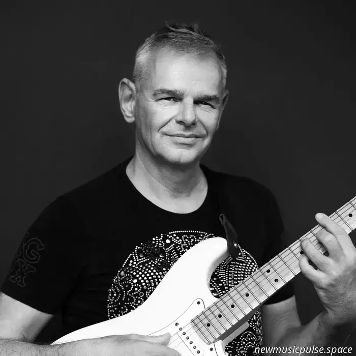 Aaron Koenig: il nuovo album " Live Now!’