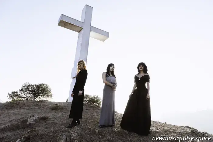 L.A. Witch veröffentlichen Gothic-Juwel '777'