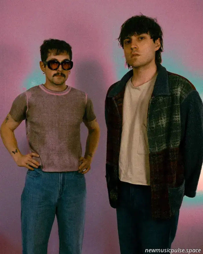 „Das wird nicht ewig dauern“: joan umarmt Vergänglichkeit, Schöpfung und die Schönheit des Lebens im Graubereich auf ihrem filmischen zweiten Album – Atwood Magazine