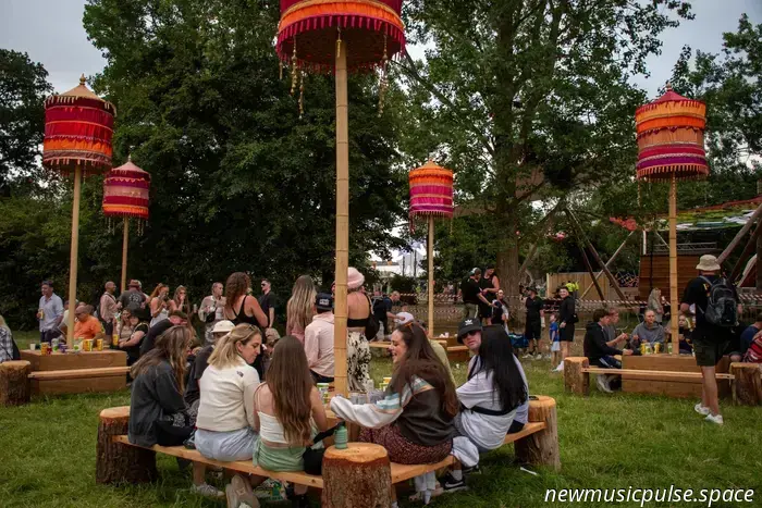 Festival di Glastonbury 2025: il primo giorno in immagini