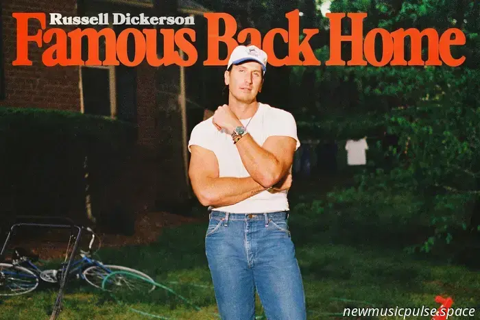 Russell Dickerson ridefinisce "Famous" nel suo quarto album, "Famous Back Home" - Atwood Magazine