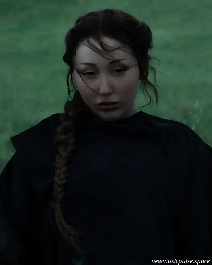 “I Saw the Mountains” di Noah Cyrus è un sussurro alla rivista Wild-Atwood