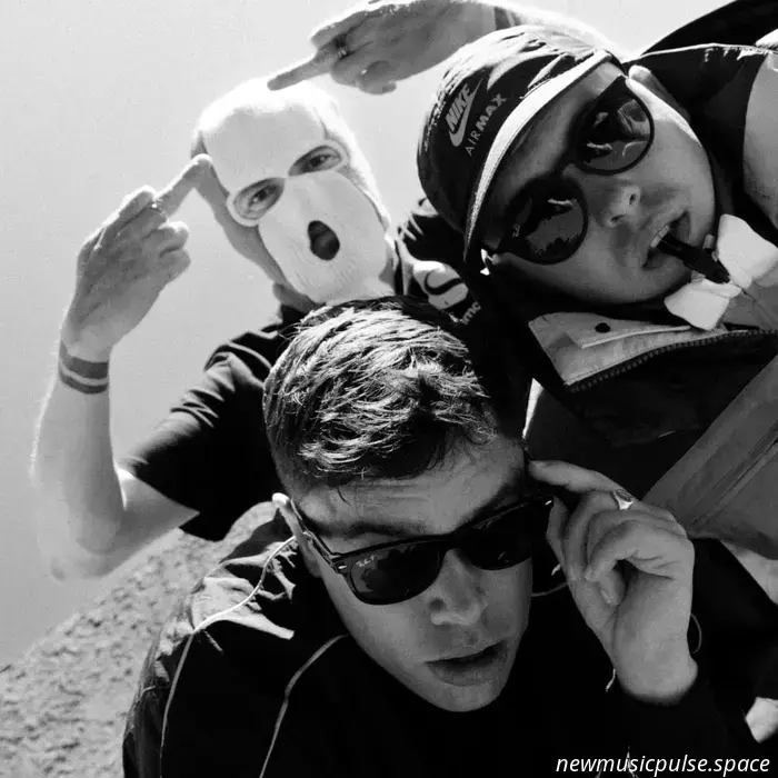 Kneecap arbeiten mit Sub Focus an ihrer neuen Single 'No Comment'