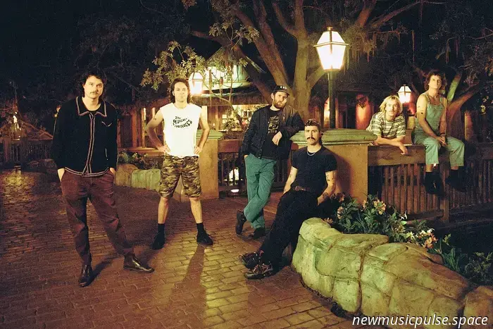 King Gizzard &amp; The Lizard Wizard teilen dritte Single 'Grow Wings and Fly' vor dem 27. Album