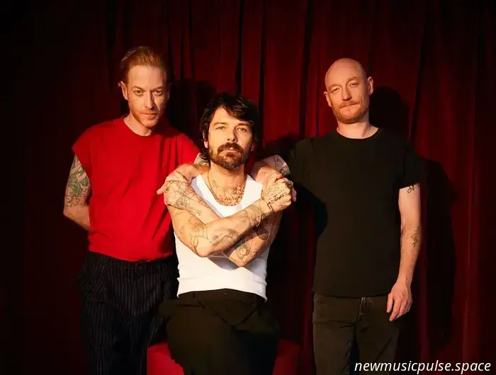 "Biffy Clyro Open to the Idea of a Scotland World Cup Anthem"
