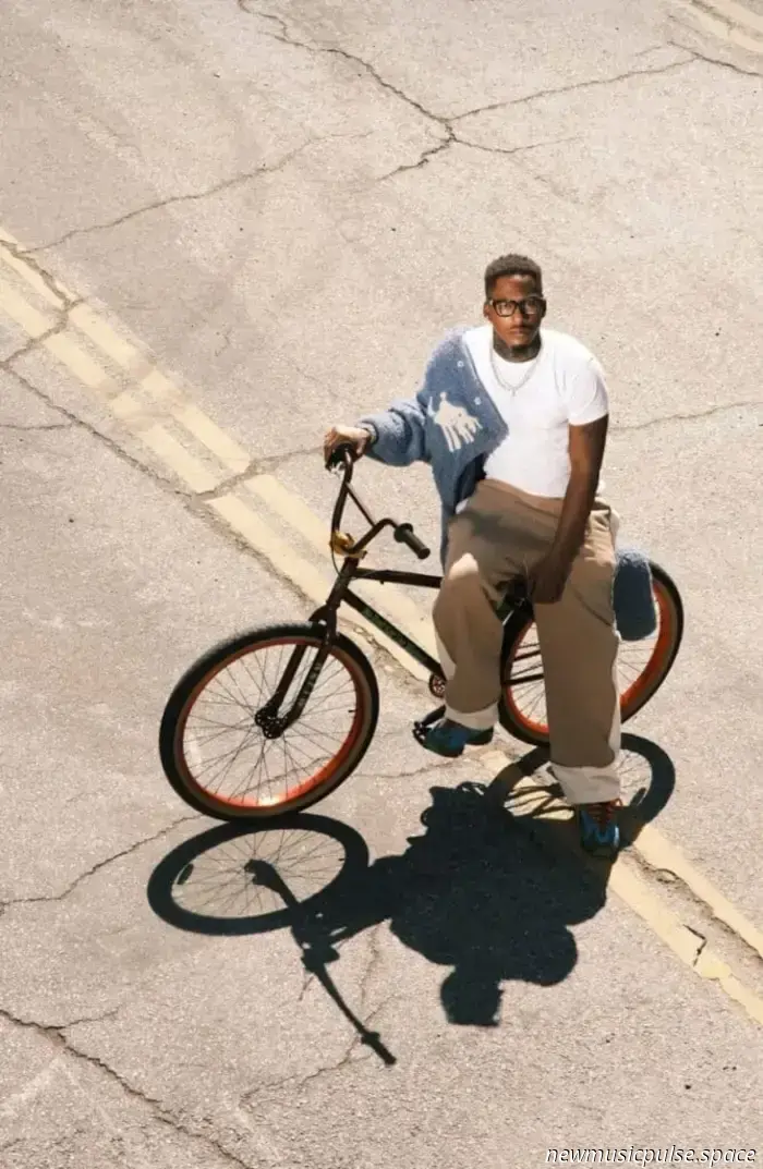 Dietro le quinte a Camp Flog Gnaw con AZ Chike