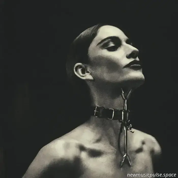Niia – V