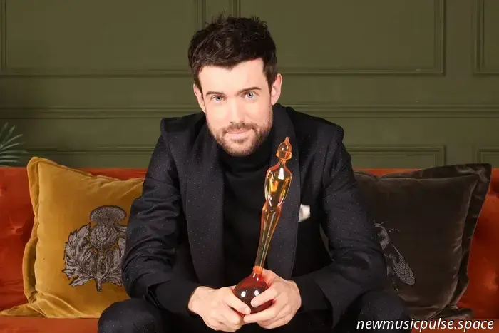 Jack Whitehall wird die BRIT Awards 2026 moderieren.