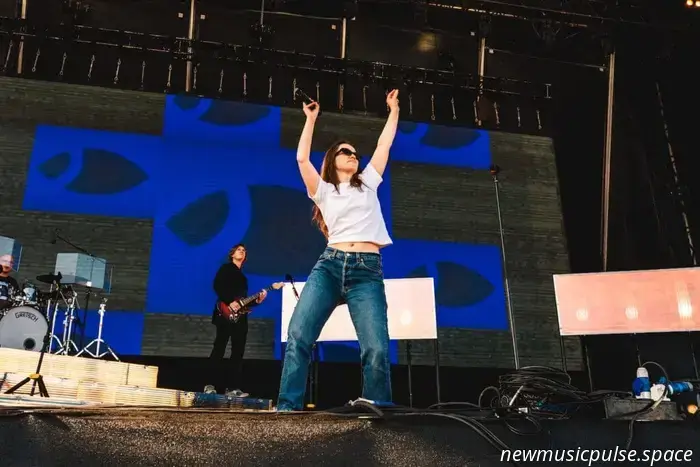 Divertiti, sii gentile: intervista a Sigrid