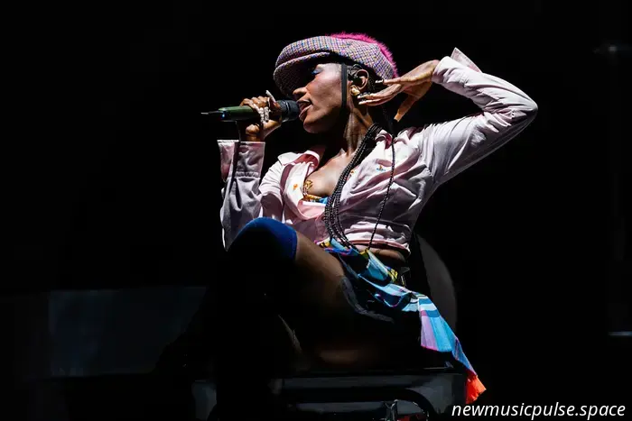 Doechii lanza la afirmación 'Girl, Get Up' con la colaboración de SZA.