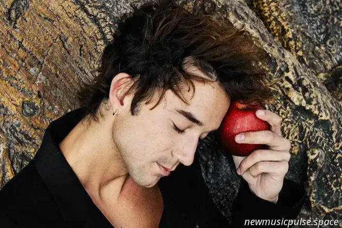 "Eden" è un riflesso radioso della libertà artistica di Daniel Seavey - Atwood Magazine