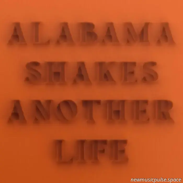 Alabama Shakes tornano dopo un decennio con «Another Life», un sogno febbrile e ardente - Atwood Magazine