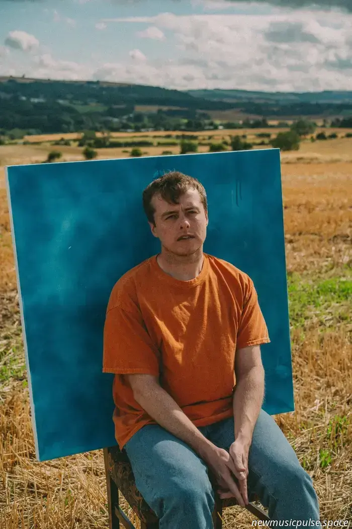 Premiere: Joe Ramsey reflektiert über Zeit, Zweck und Präsenz in „Mornings“, einer berührenden Indie-Folk-Betrachtung - Atwood Magazine