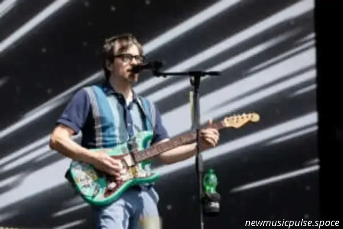 Pulp, Charli XCX, Neil Young, RAYE, and others: key moments from Saturday at Glastonbury 2025.
