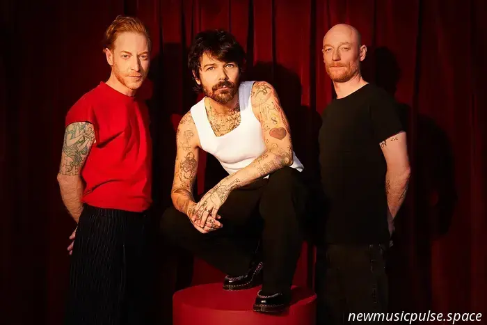 Biffy Clyro unveil an exhilarating preview of ‘True Believer’ from their upcoming project ‘Futique’.