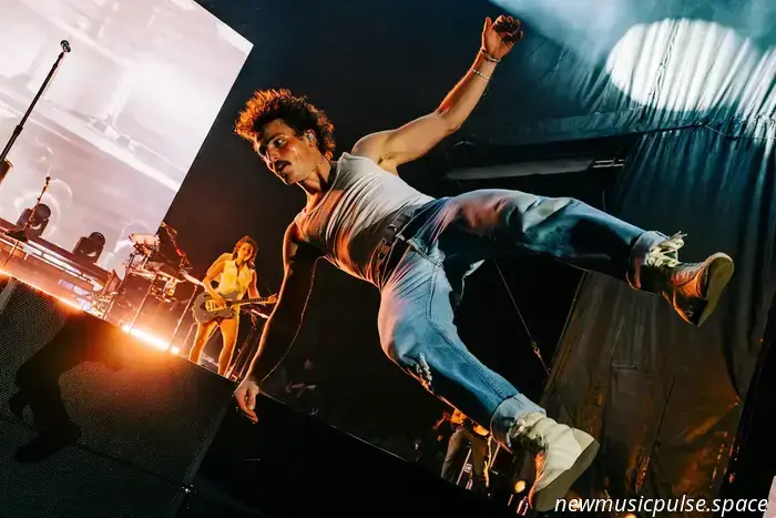 Governors Ball 2025: dal modello di ruolo e il bacio di Conan Gray al discorso di Hozier sulla democrazia, l'iconico set di Olivia Rodrigo e altro ancora! - La rivista Atwood