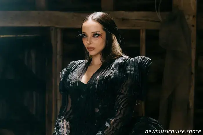 JADE enthüllt ein unheilvolles neues Video für den Song 'Church' aus 'THAT’S SHOWBIZ BABY! THE ENCORE'.