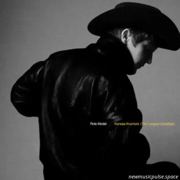 Selección del editor 128: The Favors, Hushtones, ROLE MODEL, Adult Mom, Zac Farro y fanclubwallet! - Atwood Magazine