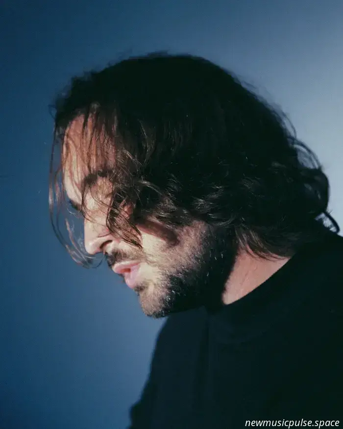 Interview: Trevor Dering of Fiji Blue Opens Up About ‘Hug’ and the Experiences That Influenced His Music - Atwood Magazine