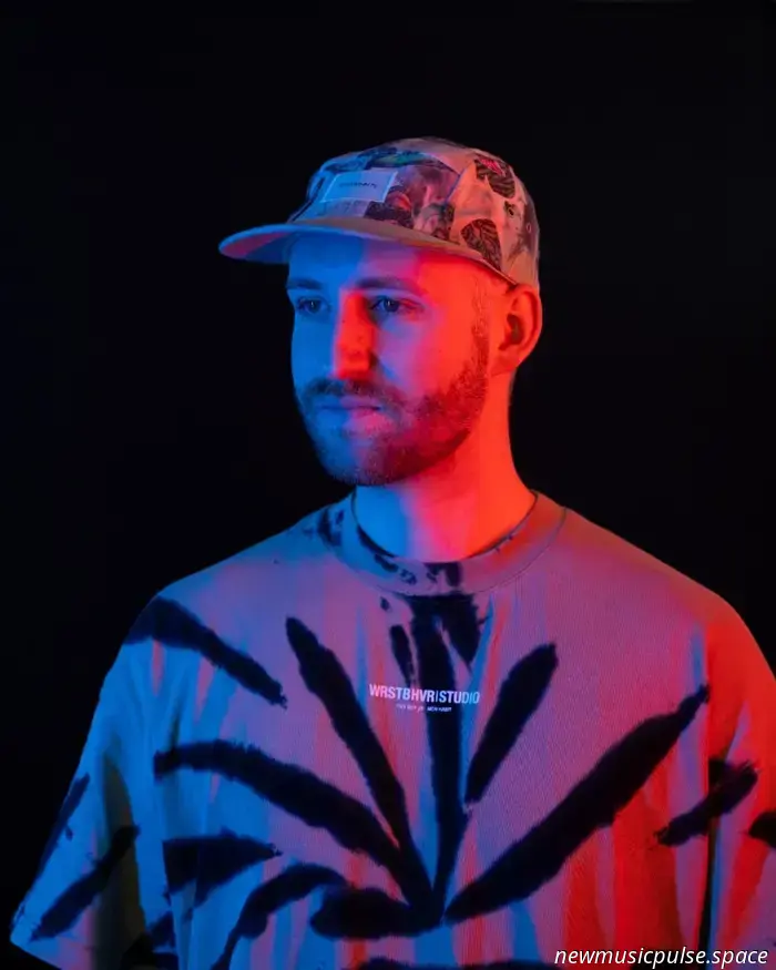 Tauche durch Alex Breitlings immersives „Eternity“ ins Korallenriff ein - Atwood Magazine