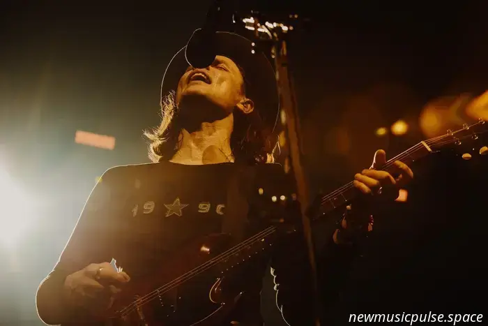 Live: James Bay elektrisiert ein ausverkauftes Publikum in der Londoner OVO Arena Wembley - Atwood Magazine