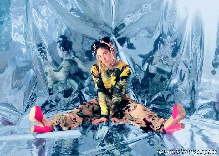 Interview: Indigo De Souza blickt dem Abgrund ins Gesicht und taucht mit 'Precipice' in die Hoffnung ein - Atwood Magazine