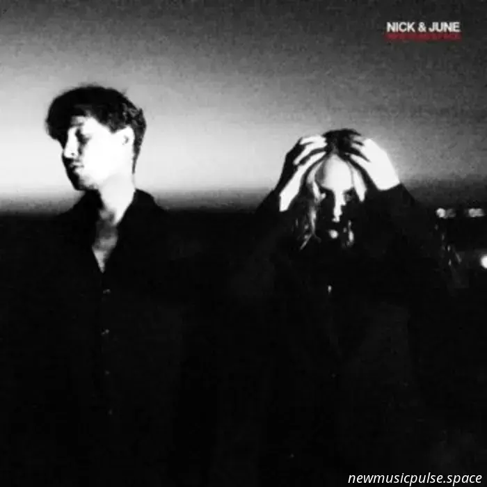 „Zerbrechlich, euphorisch und wahr“: Nick & June schmieden eine filmische Wiedergeburt auf „New Year’s Face“, eine intime Meditation darüber, wer wir waren, wer wir sind und wer wir werden könnten – Atwood Magazine