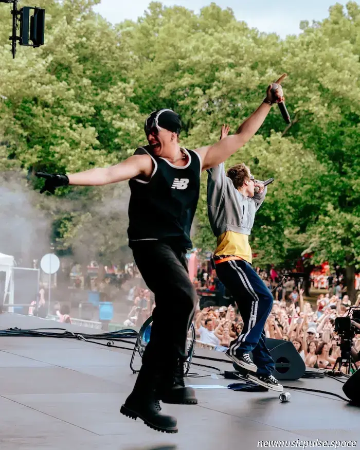 Governors Ball 2025: dal modello di ruolo e il bacio di Conan Gray al discorso di Hozier sulla democrazia, l'iconico set di Olivia Rodrigo e altro ancora! - La rivista Atwood